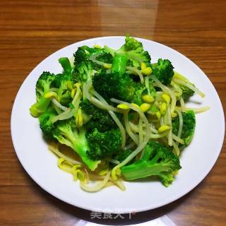 西兰花炒黄豆芽的做法步骤：11