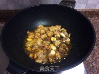 双菇板栗烧鸡的做法步骤：8