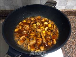 双菇板栗烧鸡的做法步骤：12
