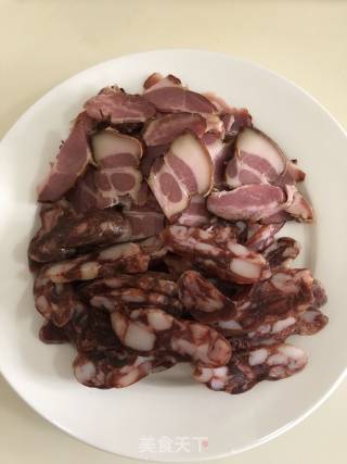 烧腊煲仔饭的做法步骤：1