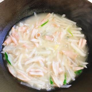 乌贼萝卜粉丝汤的做法步骤：5