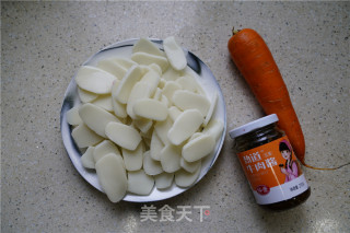 牛肉酱炒年糕的做法步骤：1
