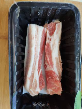 煎五花肉的做法步骤：1