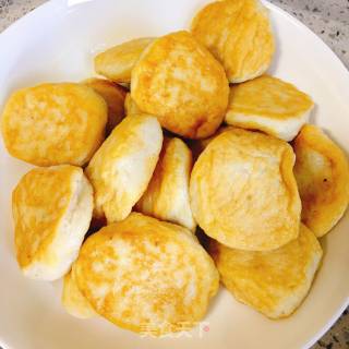 青菜烧鱼饼的做法步骤：1
