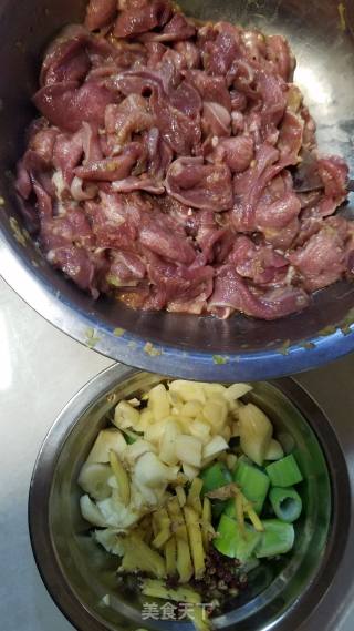 麻辣猪脷的做法步骤：2