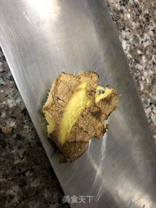 【兔子爱厨房·中秋家宴】啤酒蒸大闸蟹的做法步骤：2