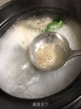 鲍鱼乌鸡汤的做法步骤：3