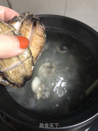 鲍鱼乌鸡汤的做法步骤：7