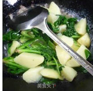菠菜炒土豆的做法步骤：6