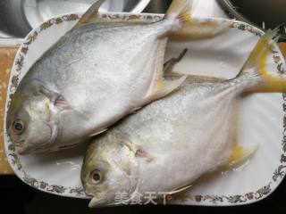 清蒸鲳鱼的做法步骤：1