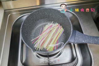 12个月以上番茄肉末夹心面条饼的做法步骤：7
