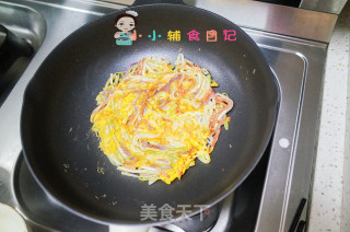 12个月以上番茄肉末夹心面条饼的做法步骤：11