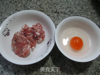 咸鸭蛋蒸肉末的做法步骤：1