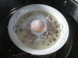 咸鸭蛋蒸肉末的做法步骤：9