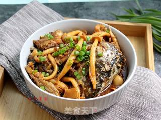 海鲜菇烧鱼头鱼骨的做法步骤：5