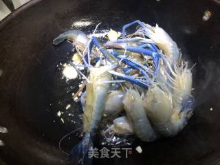 【兔子爱厨房】油焖大虾的做法步骤：4