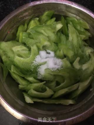 鼓汁凉瓜焖牛肉的做法步骤：3