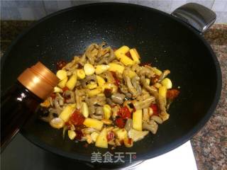 泡椒大蒜烧肚条的做法步骤：9