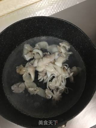 雪菜笋丝炒墨鱼仔的做法步骤：4
