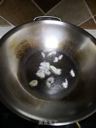 清炒波叶海菜花（又名水性杨花）的做法步骤：3