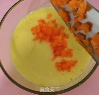 煎秋葵胡萝卜蛋饼的做法步骤：5