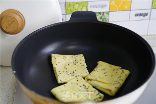 芝士芝麻蛋饼的做法步骤：7