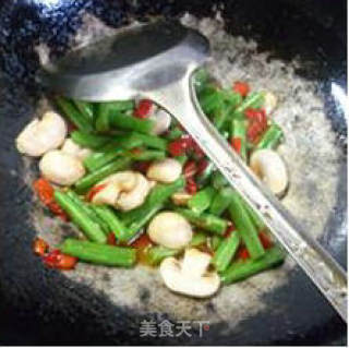 鲜蘑菇炒梅豆的做法步骤：9