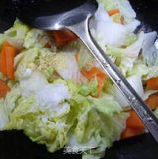 胡萝卜炒黄芽菜的做法步骤：8