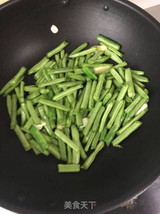 清炒四季豆的做法步骤：4