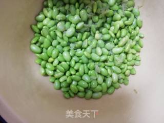 青豆炒肉的做法步骤：2