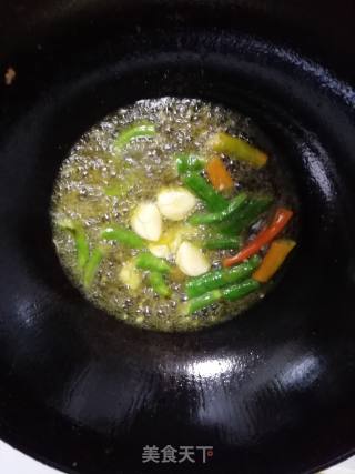 青豆炒肉的做法步骤：4