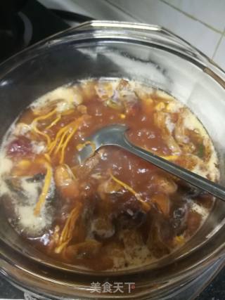 姬松茸、虫草花、红菇炖猪肉丸的做法步骤：2