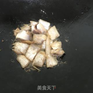 刀鱼豆腐汤的做法步骤：2