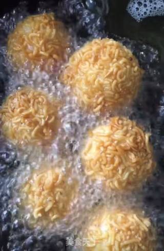 米饭芝士球的做法步骤：12