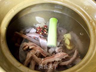 清炖土鸡猪肚汤的做法步骤：9