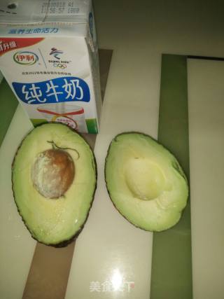 牛油果奶昔的做法步骤：1