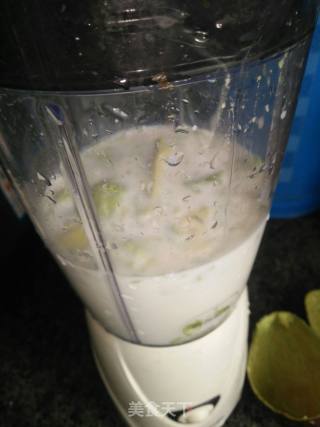 牛油果奶昔的做法步骤：2