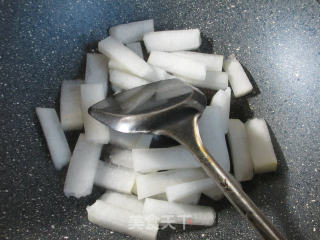 榨菜丝冬瓜煮干丝的做法步骤：2