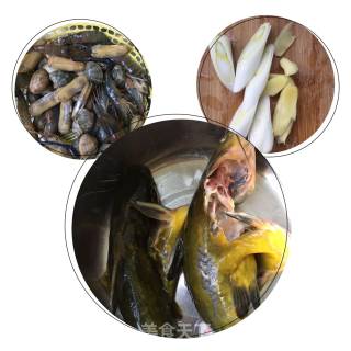 河鲜海鲜一锅炖的做法步骤：1