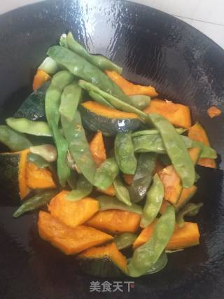 南瓜炖豆角的做法步骤：5