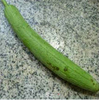 豆瓣酱丝瓜炒腐竹的做法步骤：2