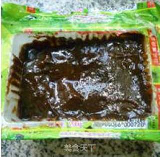 豆瓣酱丝瓜炒腐竹的做法步骤：3