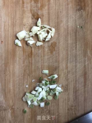 油菜蟹味菇的做法步骤：3