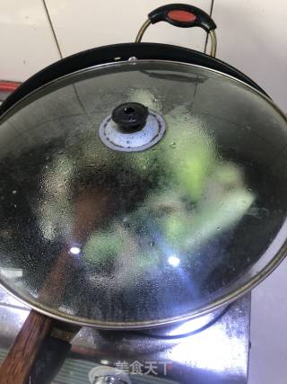 油菜蟹味菇的做法步骤：9