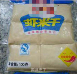 茶树菇虾米干炒带豆的做法步骤：3