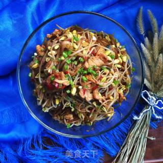 剁椒肉片炒豆芽的做法步骤：10