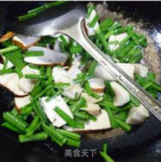 韭菜白灵菇炒香干的做法步骤：8