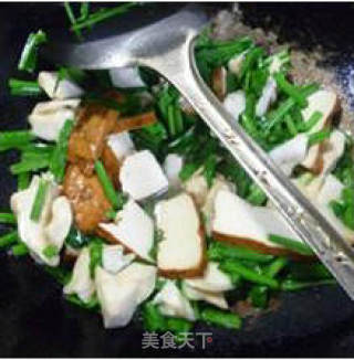 韭菜白灵菇炒香干的做法步骤：10