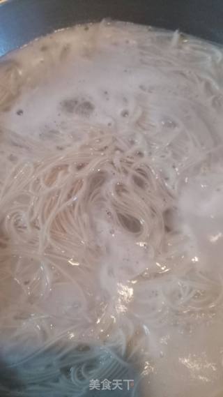 牛肉拉面的做法步骤：2