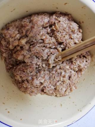 红烧肉丸的做法步骤：1